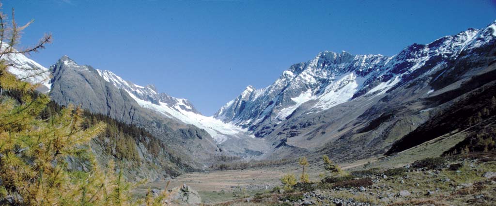 Marge glaciaire et zones alluviale dans le Lötschental