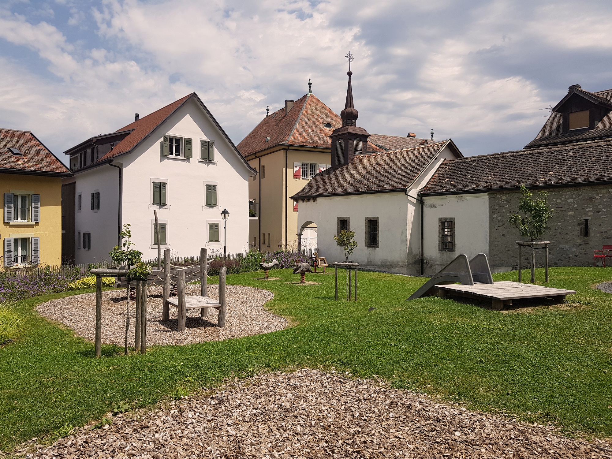 Foo alt-image description