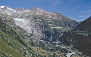 Zone alluviale de Gletschboden et marge glacière du glacier du Rhône